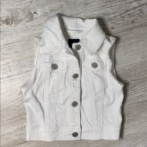 GapKids white denim vest small (6-7)
